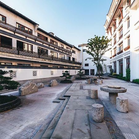 Atour Hotel Haining Leather City South Gate Экстерьер фото