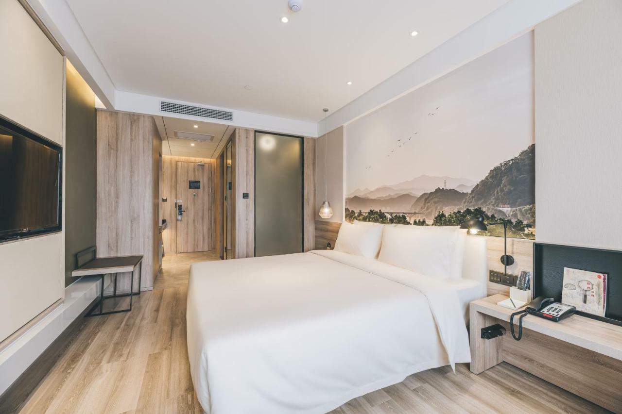 Atour Hotel Haining Leather City South Gate Экстерьер фото
