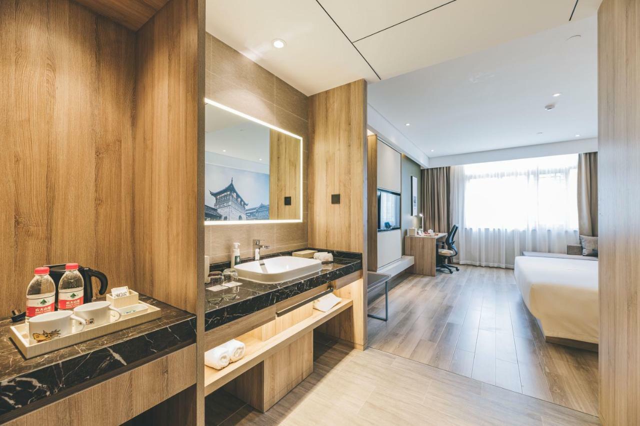 Atour Hotel Haining Leather City South Gate Экстерьер фото