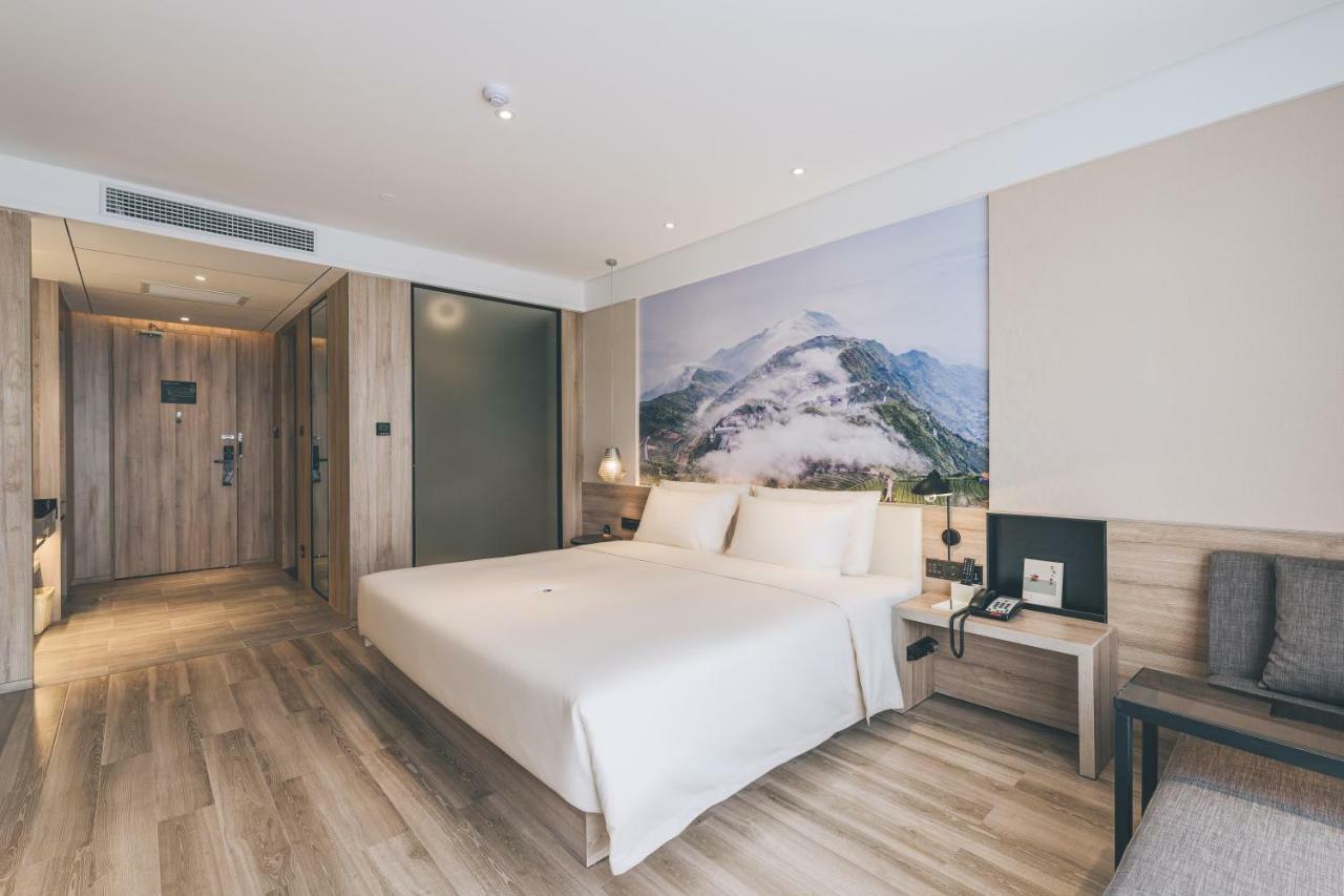 Atour Hotel Haining Leather City South Gate Экстерьер фото